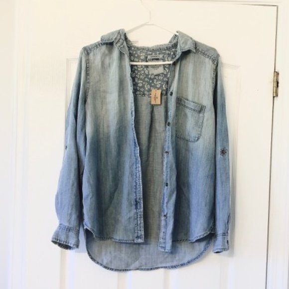 NEW American Eagle Outfitters Jean Jacket Boyfriend Fit - Picture 2 of 9